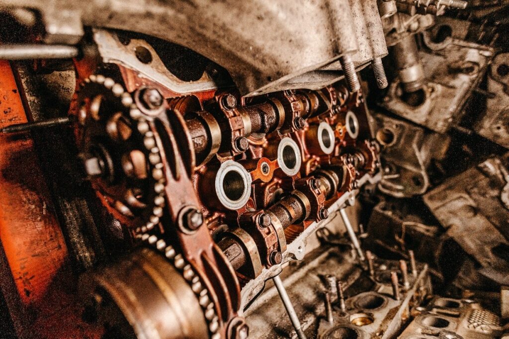 engine camshaft and timing chain
